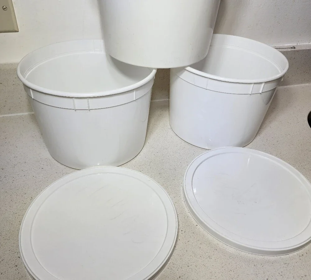 Set of 3 White Plastic Tub, Buckets, Storage Pails with Lids